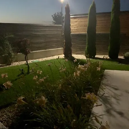 Acera Vila *