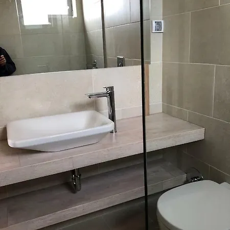 Acera Vila Lozenec